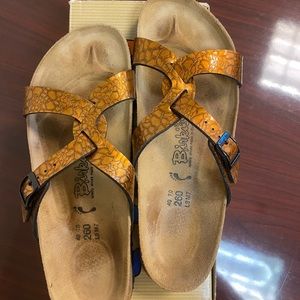 Birkenstock Sylt. Size 40. Color - Amber